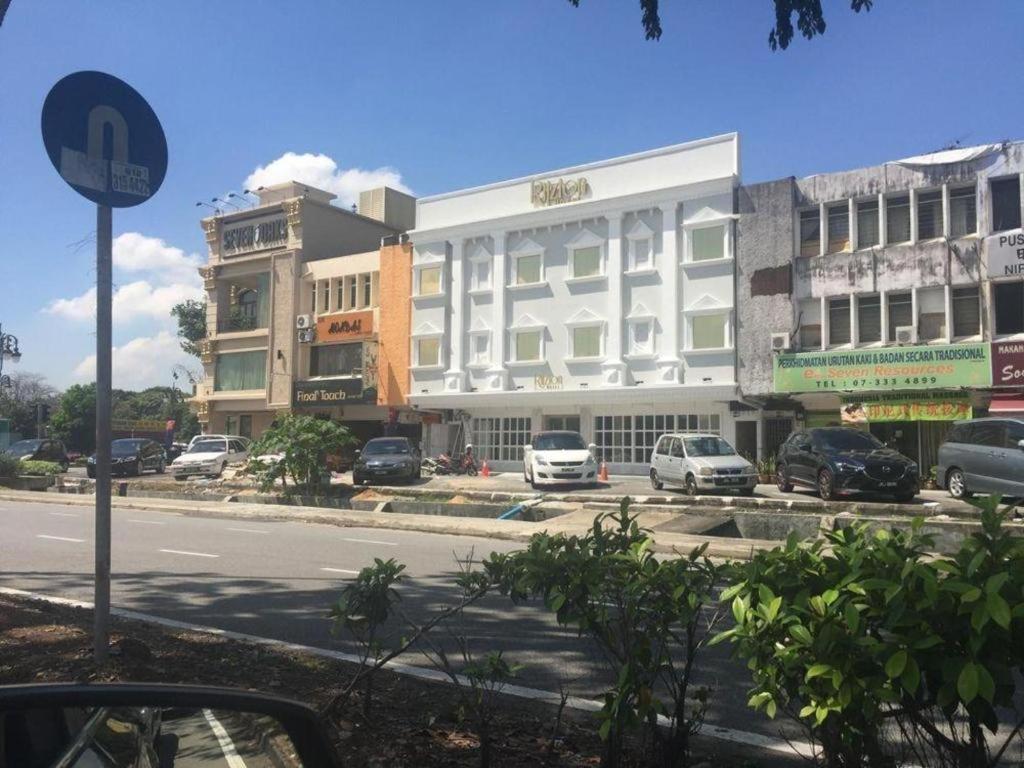 Ritzton Hotel Johor Bahru Bagian luar foto