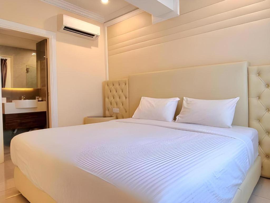 Ritzton Hotel Johor Bahru Bagian luar foto