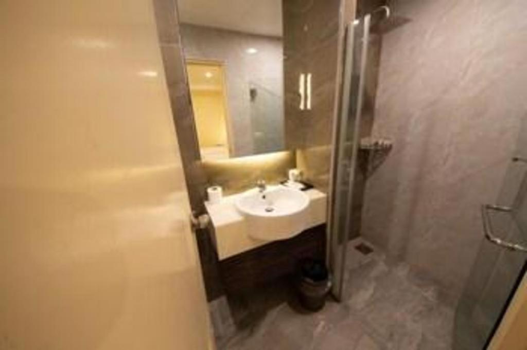 Ritzton Hotel Johor Bahru Bagian luar foto