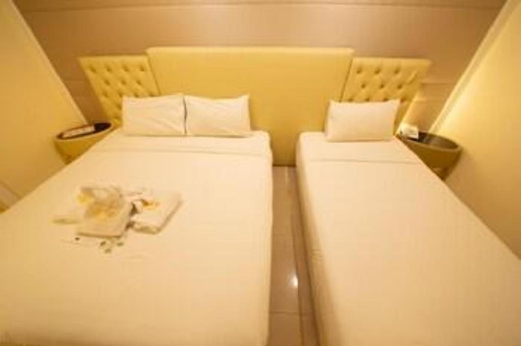 Ritzton Hotel Johor Bahru Bagian luar foto
