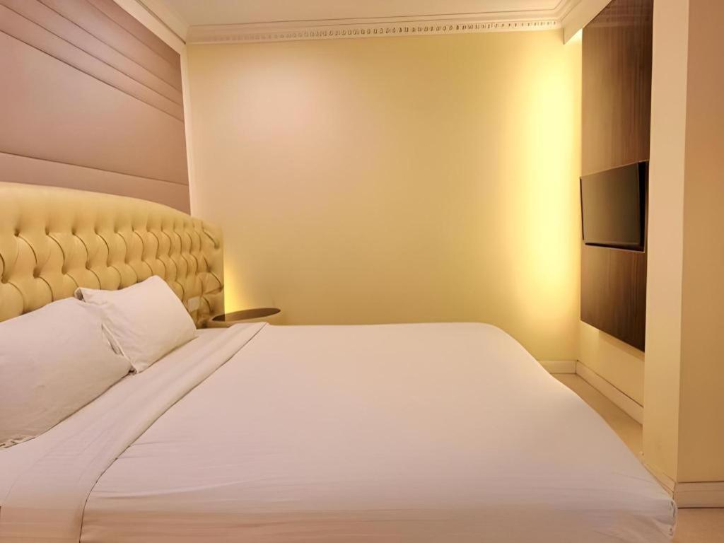 Ritzton Hotel Johor Bahru Bagian luar foto
