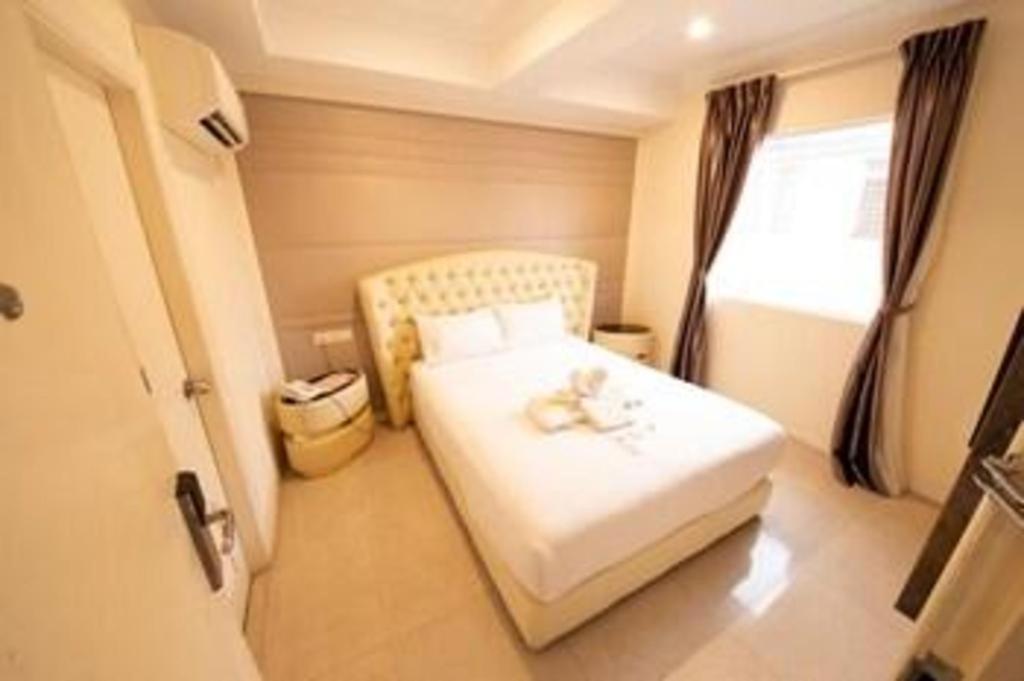Ritzton Hotel Johor Bahru Bagian luar foto
