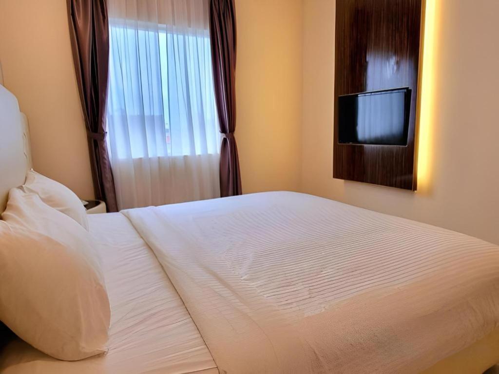 Ritzton Hotel Johor Bahru Bagian luar foto