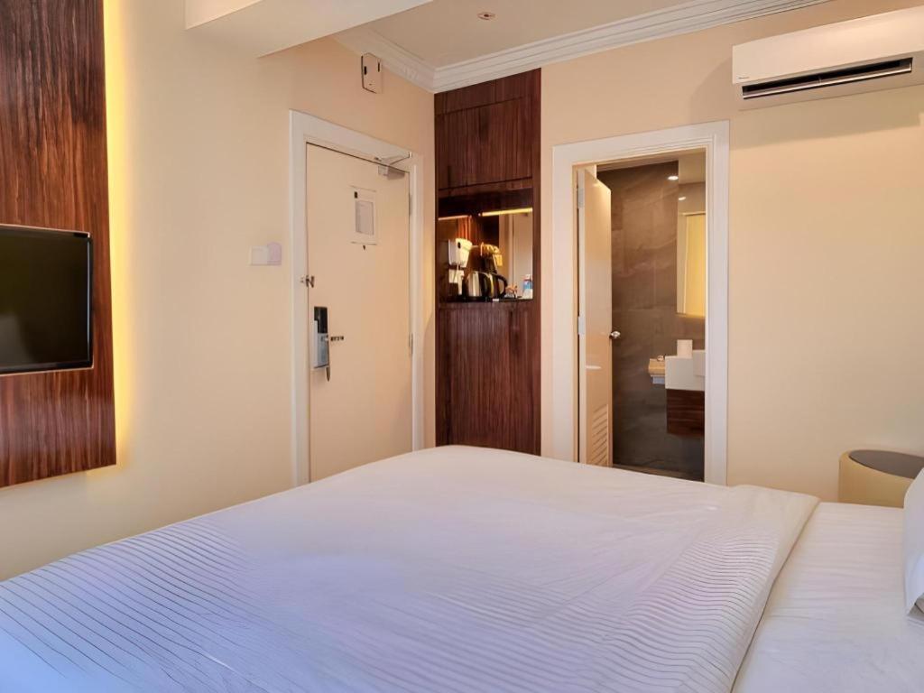 Ritzton Hotel Johor Bahru Bagian luar foto