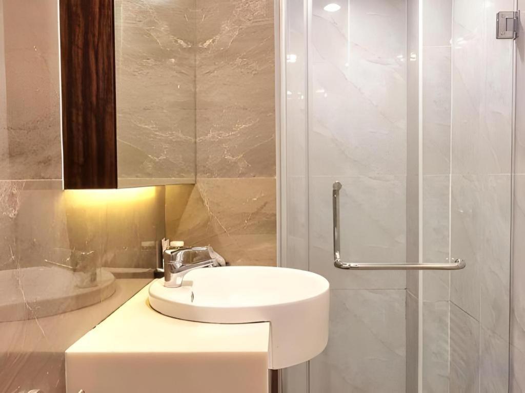 Ritzton Hotel Johor Bahru Bagian luar foto