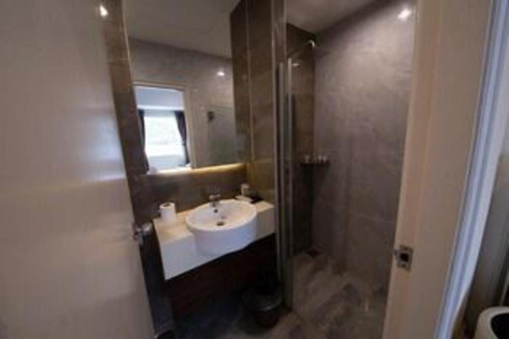 Ritzton Hotel Johor Bahru Bagian luar foto