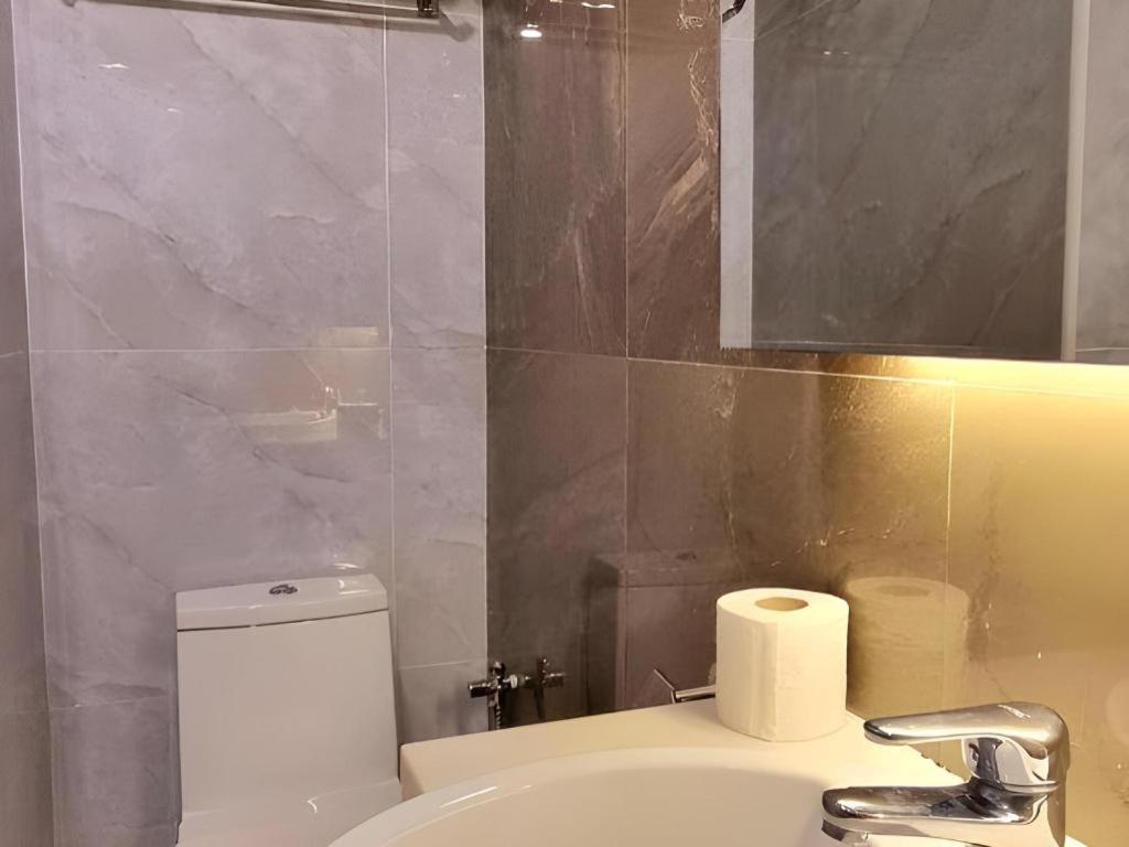 Ritzton Hotel Johor Bahru Bagian luar foto