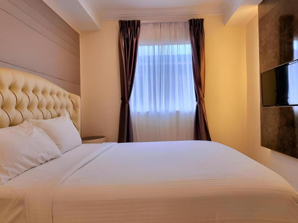 Ritzton Hotel Johor Bahru Bagian luar foto