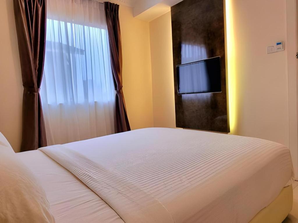 Ritzton Hotel Johor Bahru Bagian luar foto