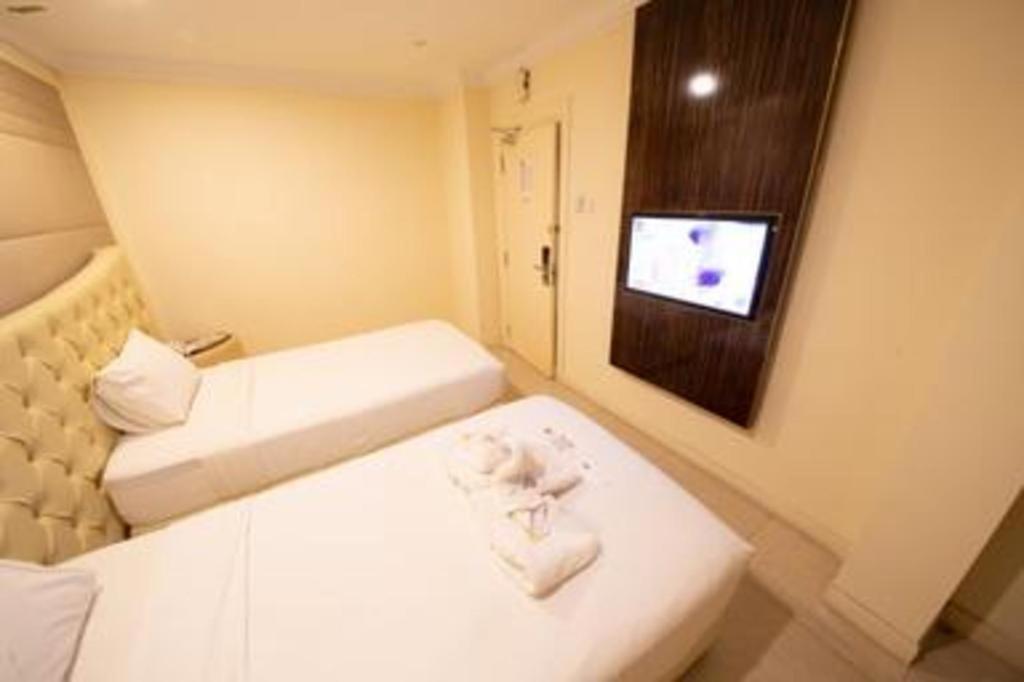 Ritzton Hotel Johor Bahru Bagian luar foto