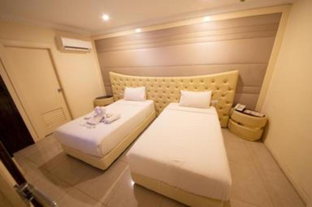Ritzton Hotel Johor Bahru Bagian luar foto