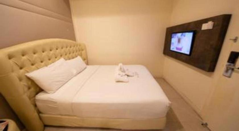 Ritzton Hotel Johor Bahru Bagian luar foto