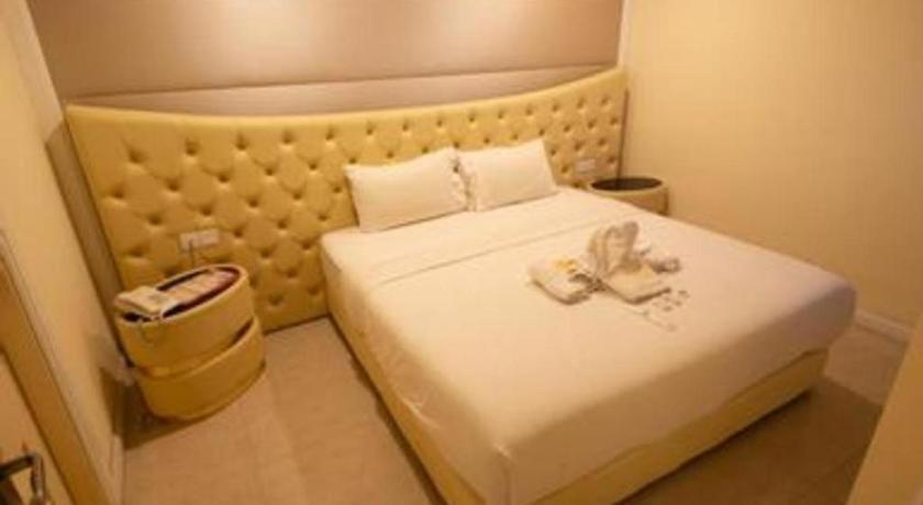 Ritzton Hotel Johor Bahru Bagian luar foto
