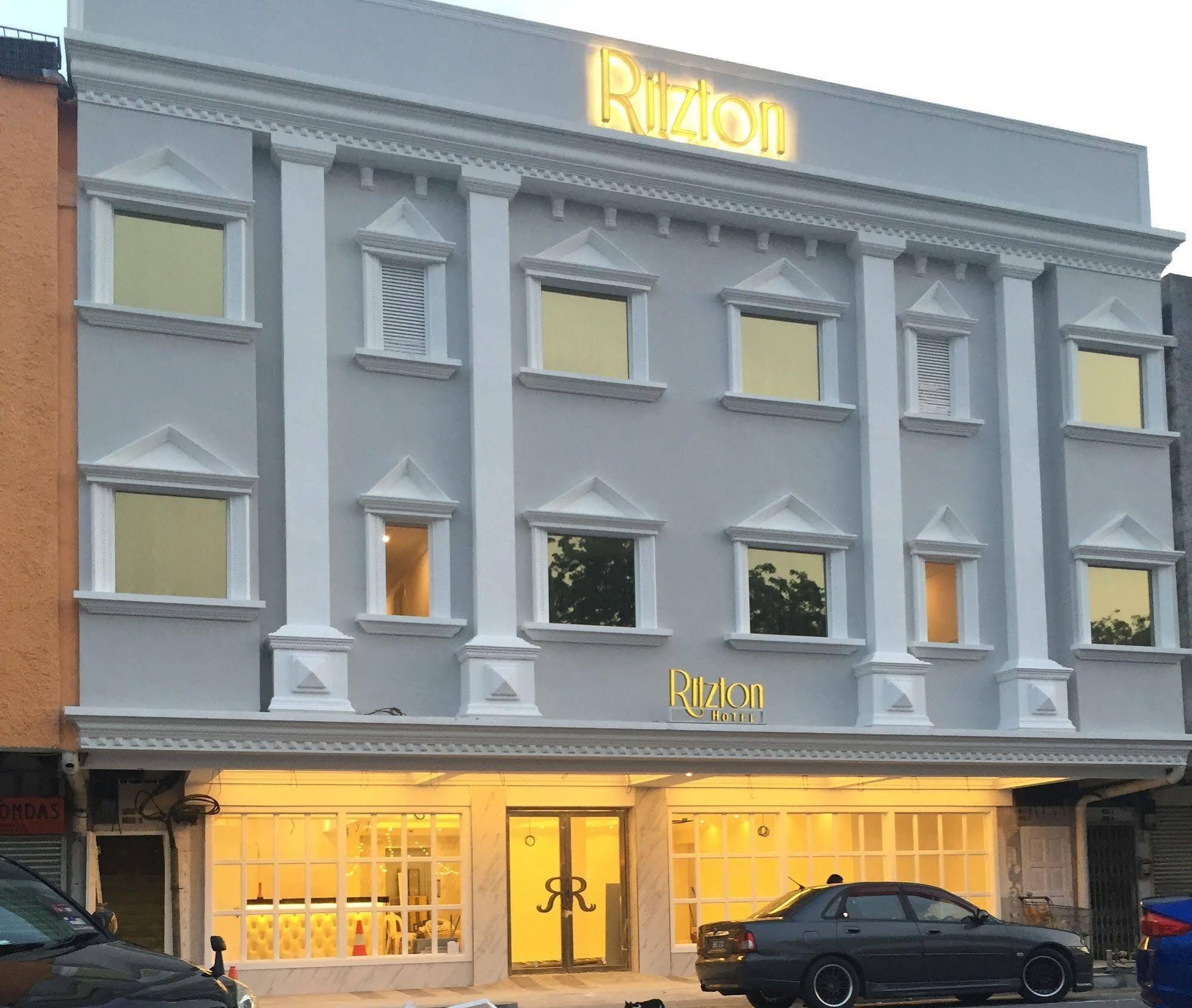 Ritzton Hotel Johor Bahru Bagian luar foto